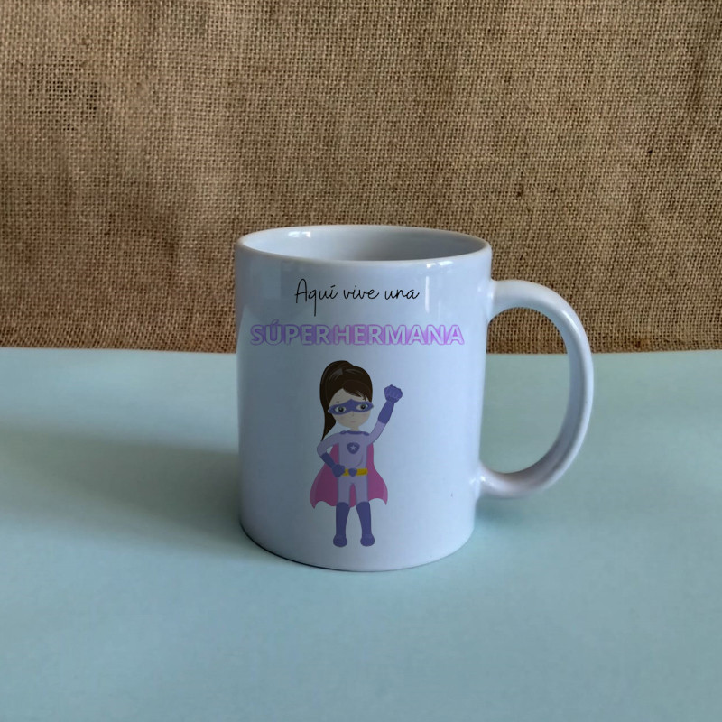 Taza  - Aquí vive una superhermana